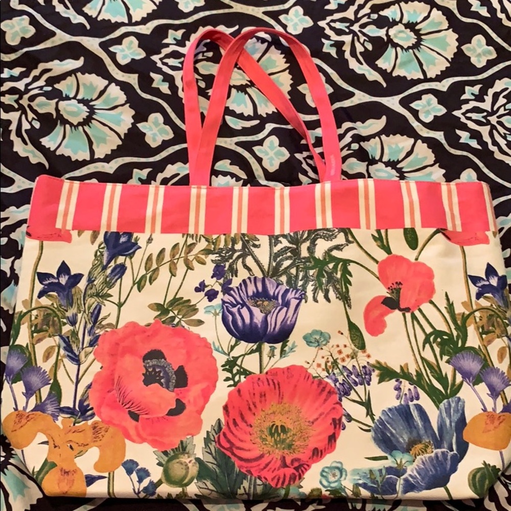 Estee Lauder Beach Bag